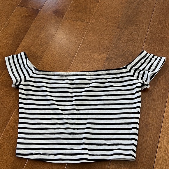 Striped off shoulder crop top! - Picture 1 of 3